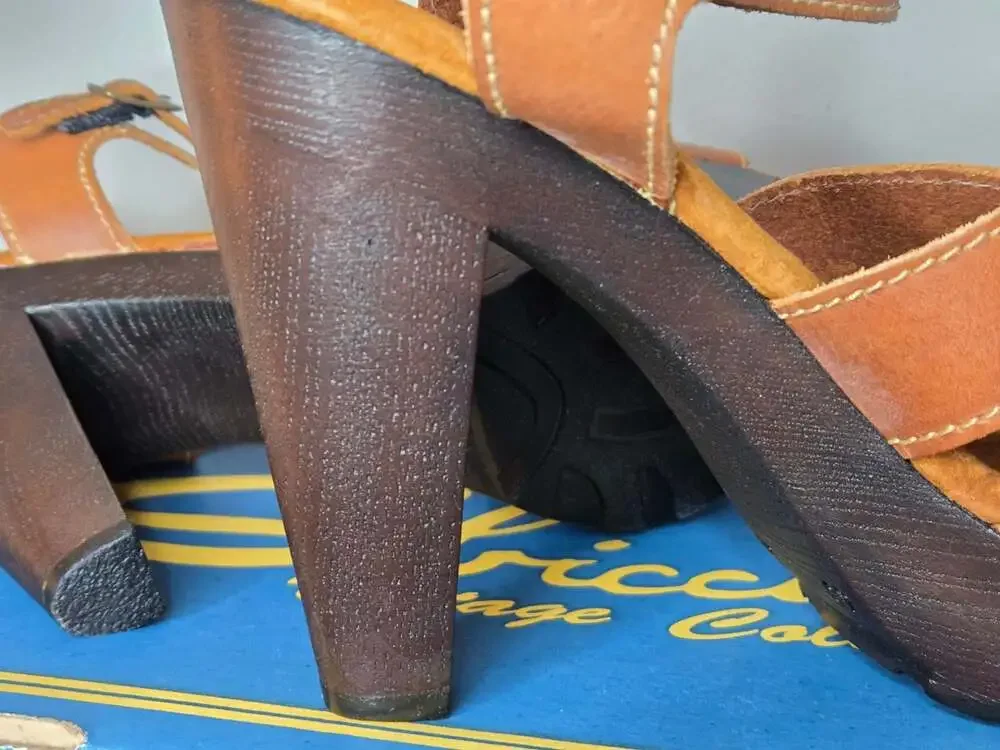 Sbicca Vintage Collection Brown Leather Ankle Strap Platform Heels Women’s 9